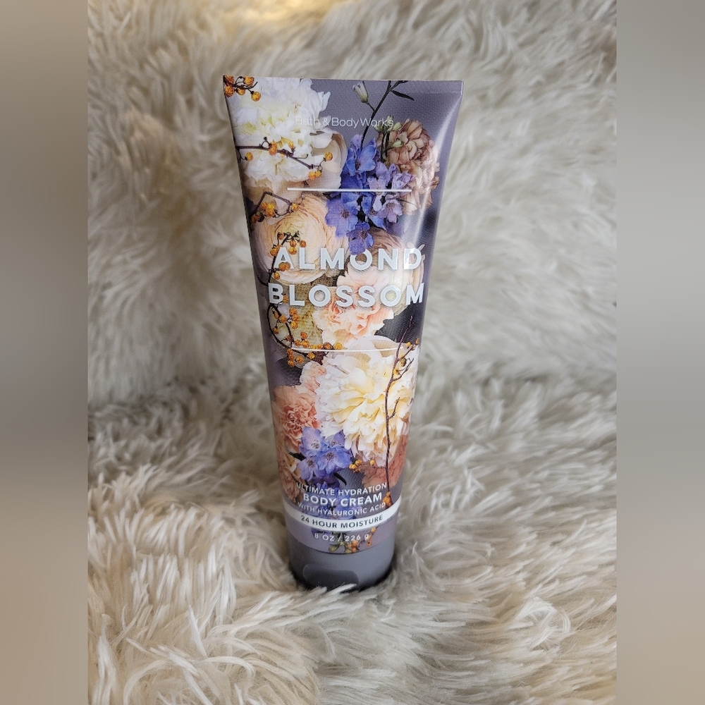 Bath and Body Works Almond Blossom Ultimate Hydration Body Cream